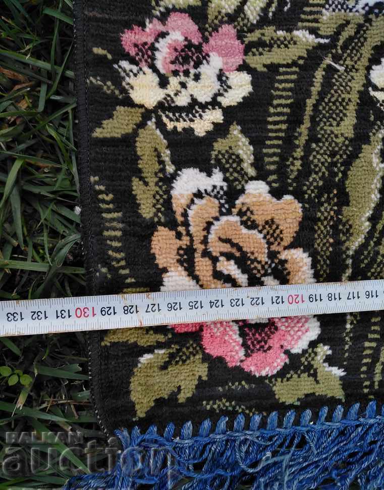 Auction Gobelin embroidery Auction Gobelin embroidery