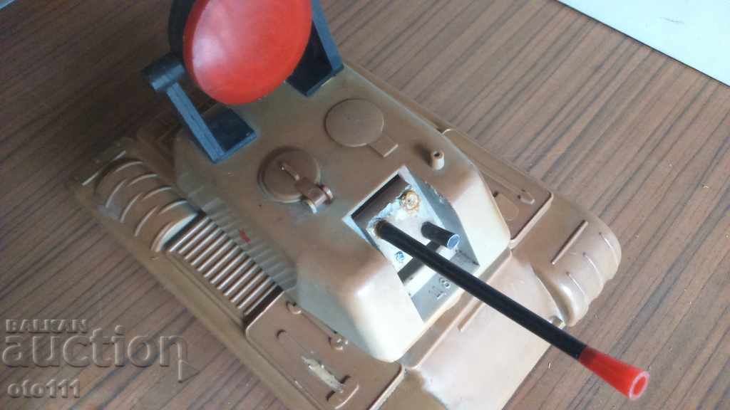 Auction OLD TOY - TANK WITH HEADLIGHT - USSR Auction OLD TOY - TANK WITH HEADLIGHT - USSR