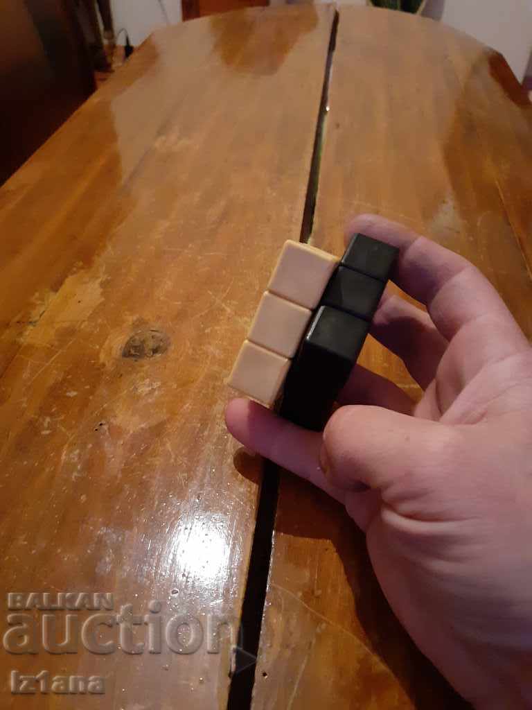 Delivery of Old spinning toy Delivery of Old spinning toy