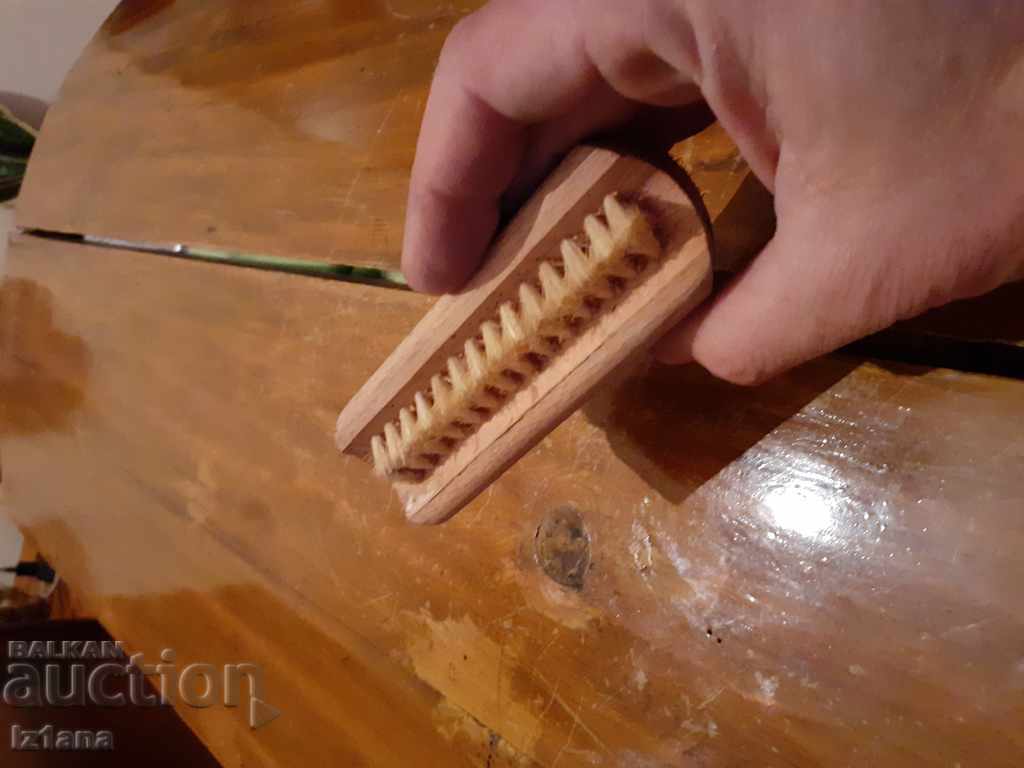 Auction  Old hand brush