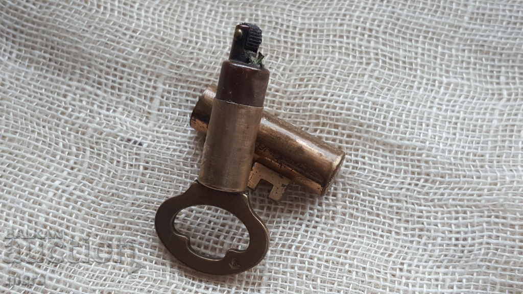 Auction A small gasoline wrench Auction A small gasoline wrench