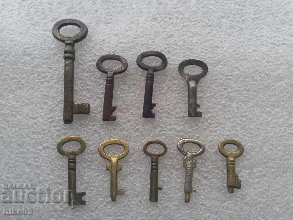 Antique old bronze keys 9 pieces