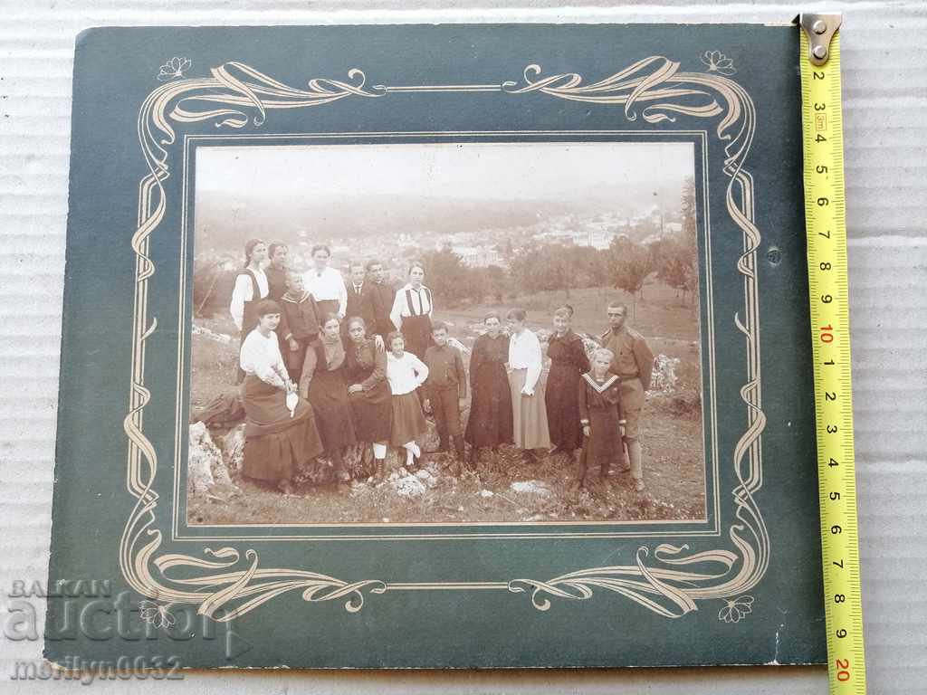 Delivery of Old cardboard picture photography portrait