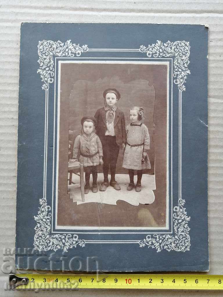 Delivery of Old cardboard picture photography portrait Delivery of Old cardboard picture photography portrait