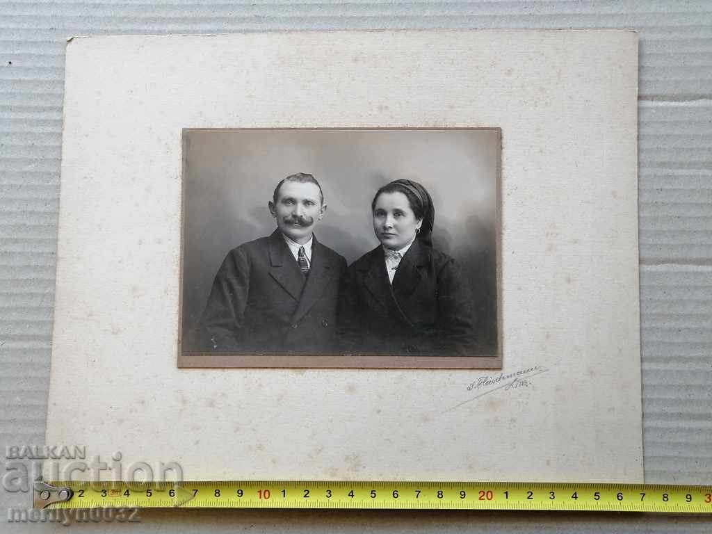 Delivery of Old cardboard picture photography portrait Delivery of Old cardboard picture photography portrait