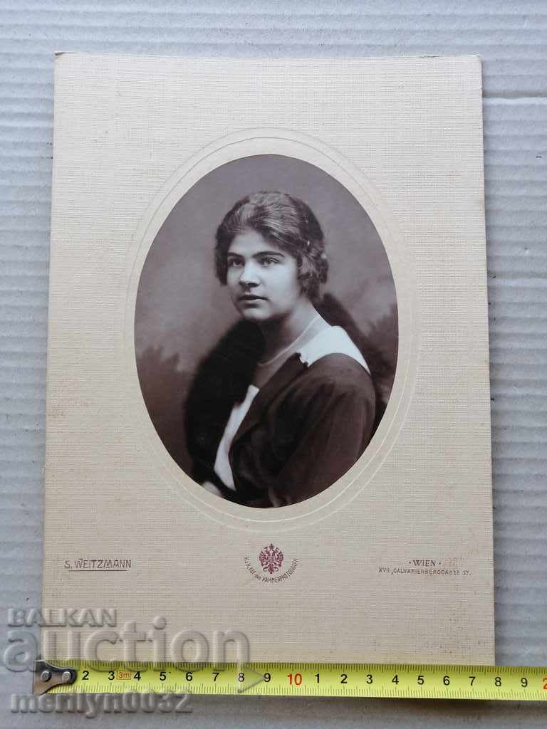 Delivery of Old cardboard picture photography portrait Delivery of Old cardboard picture photography portrait