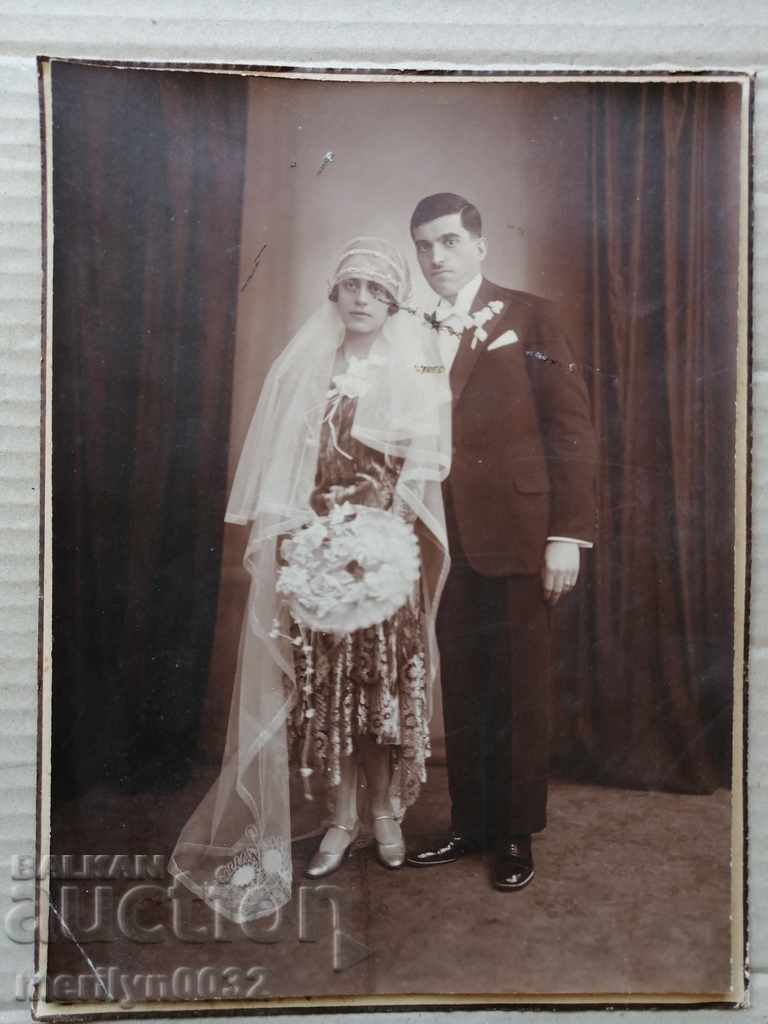 Delivery of Old cardboard picture photography portrait Delivery of Old cardboard picture photography portrait