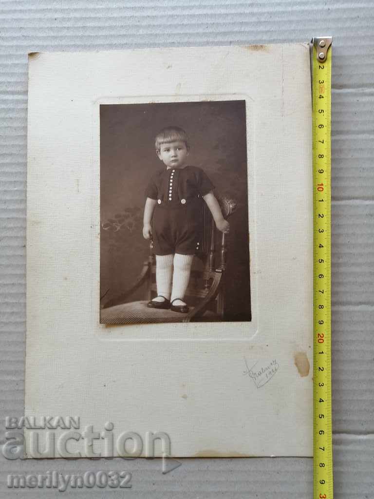 Delivery of Old cardboard picture photography portrait Delivery of Old cardboard picture photography portrait