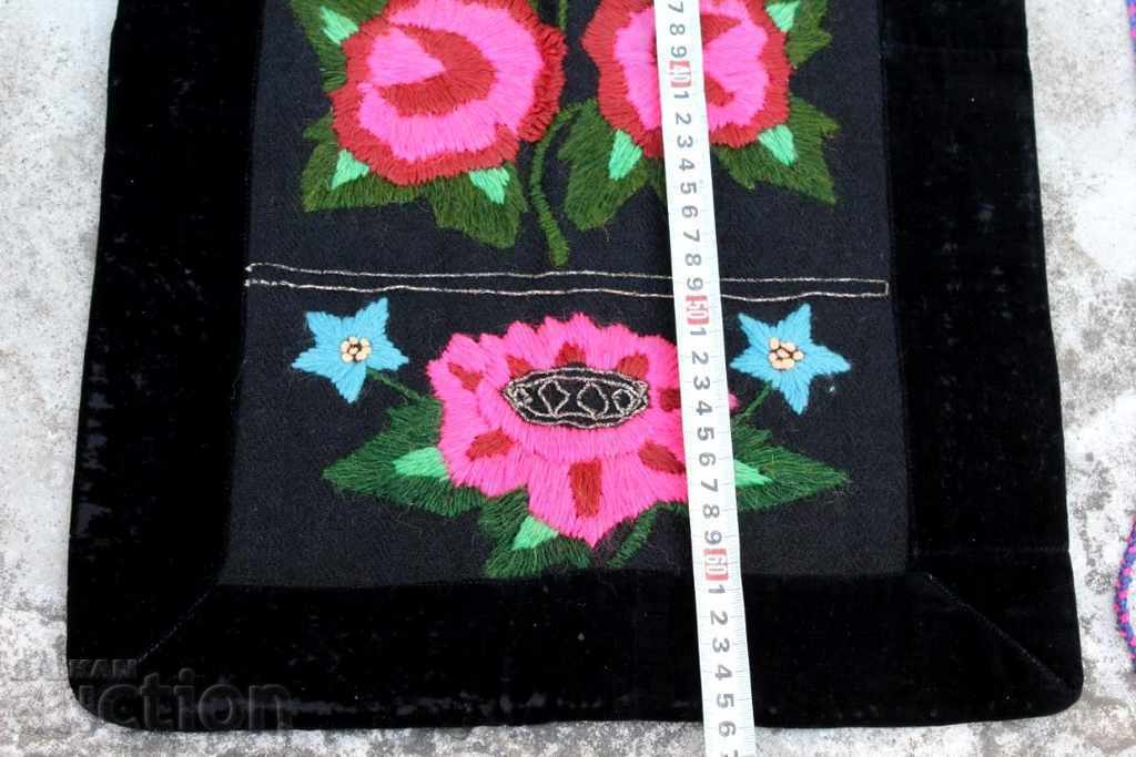 Delivery of OLD AUTHENTIC HAND-EMBROIDED APRON COSTUME Delivery of OLD AUTHENTIC HAND-EMBROIDED APRON COSTUME