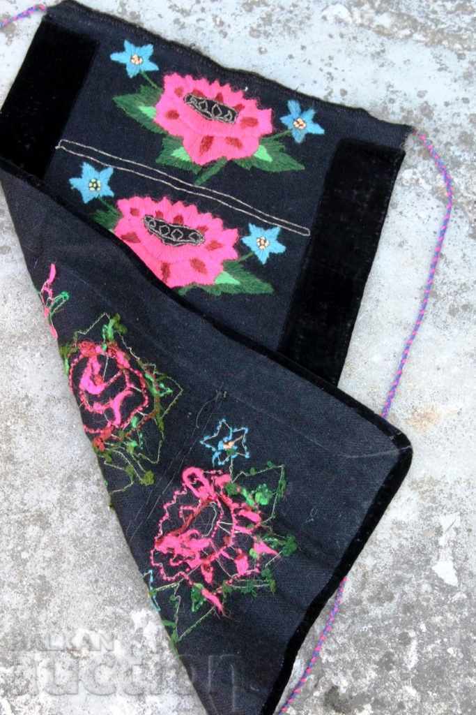 OLD AUTHENTIC HAND-EMBROIDED APRON COSTUME - 5 OLD AUTHENTIC HAND-EMBROIDED APRON COSTUME - 5