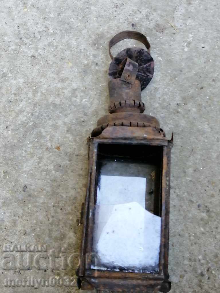Old lantern lamp, spotlight primitive - 5