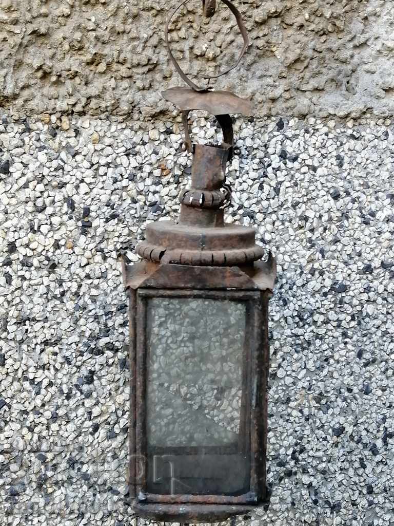Old lantern lamp, spotlight primitive - 7
