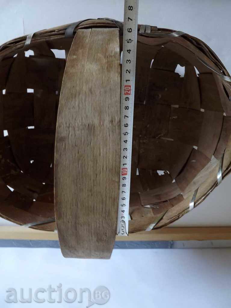 Auction  . OLD BASKET