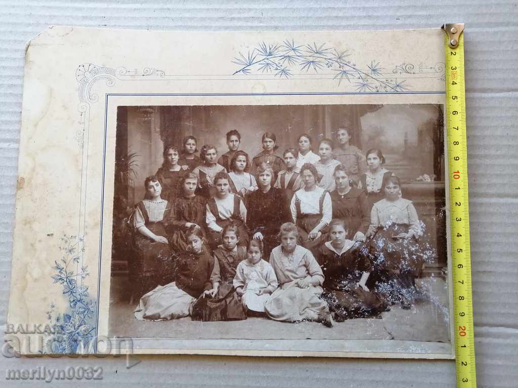 Delivery of Old cardboard picture photography portrait Delivery of Old cardboard picture photography portrait