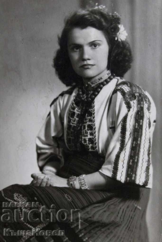 . 1942 NOSIA'S WRITING APRIL STYLE SHIRT PHOTOS with price 15.00 BGN | € 7.67 . 1942 NOSIA'S WRITING APRIL STYLE SHIRT PHOTOS with price 15.00 BGN | € 7.67