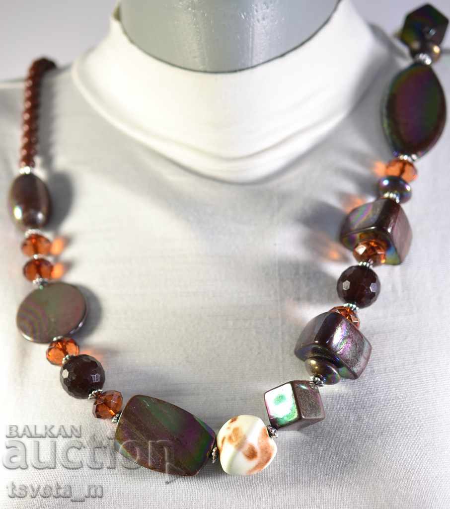 colier cu preț 3.00 BGN | € 1.53 colier cu preț 3.00 BGN | € 1.53