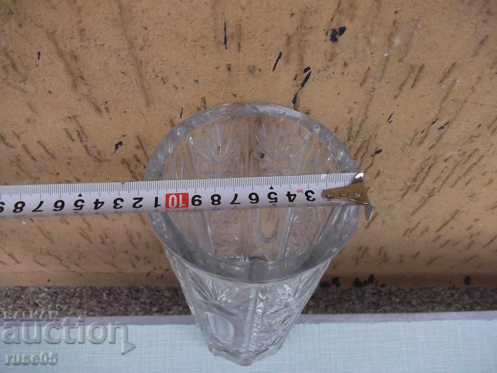 Auction Crystal vase - 2 Auction Crystal vase - 2