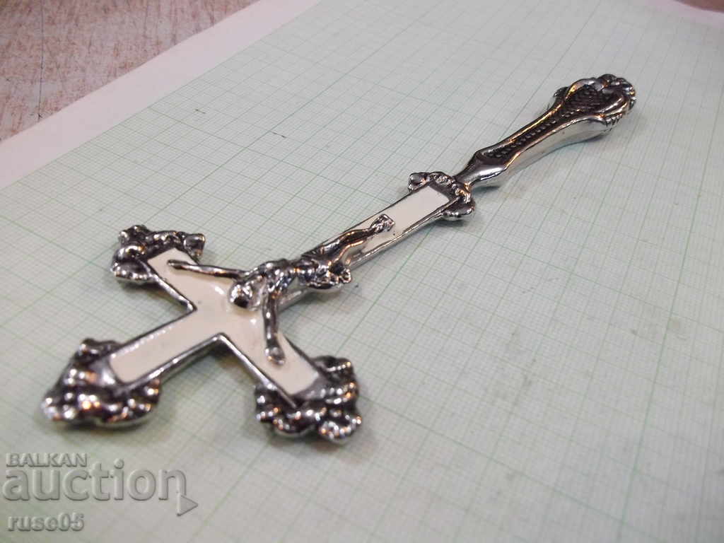 Cross with a crucifix - 67,77 gr. - 6 Cross with a crucifix - 67,77 gr. - 6