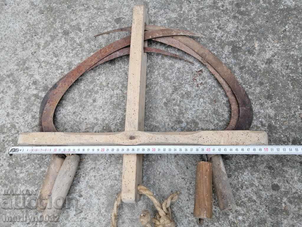 Stitches with a stapled coffin knife wrought iron blade - 5