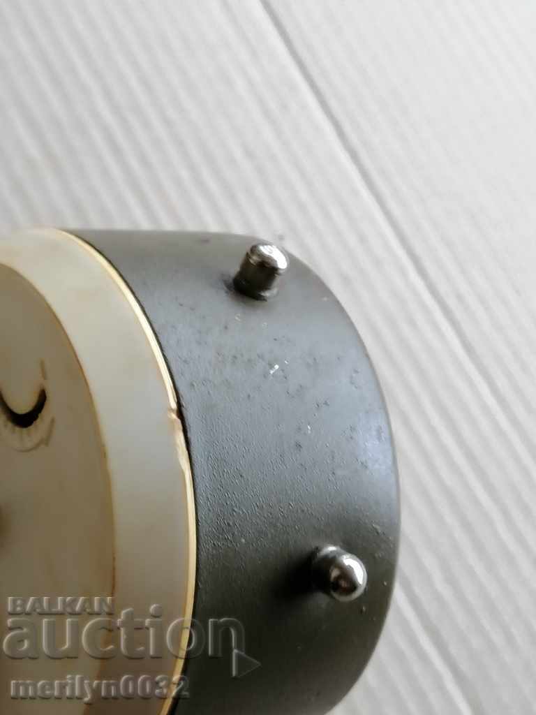 Auction Desktop clock, alarm clock WORKS Auction Desktop clock, alarm clock WORKS