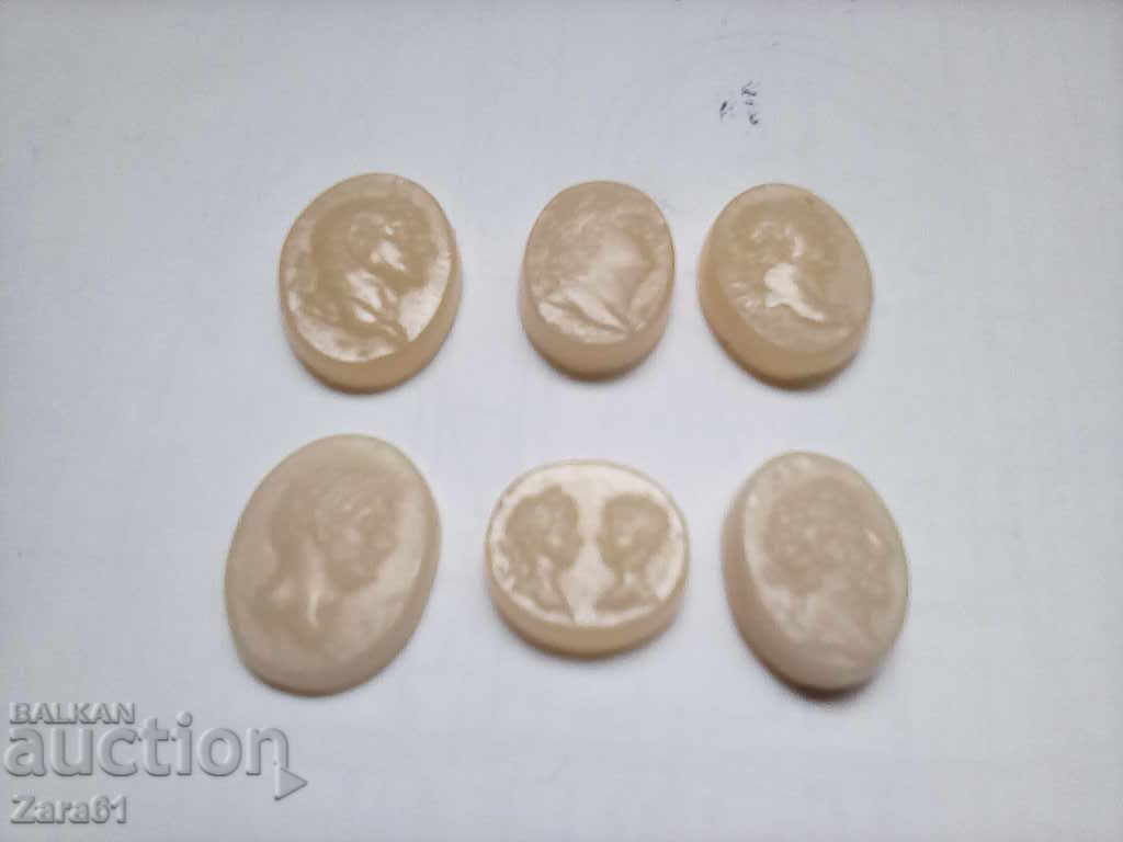 Камей с цена 18.00 лв. | € 9.20 Камей с цена 18.00 лв. | € 9.20