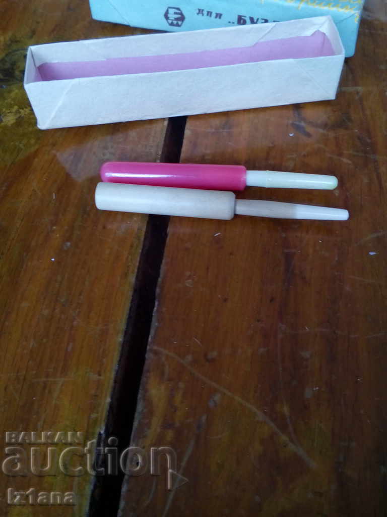 Old automatic needle for stitches - 5 Old automatic needle for stitches - 5