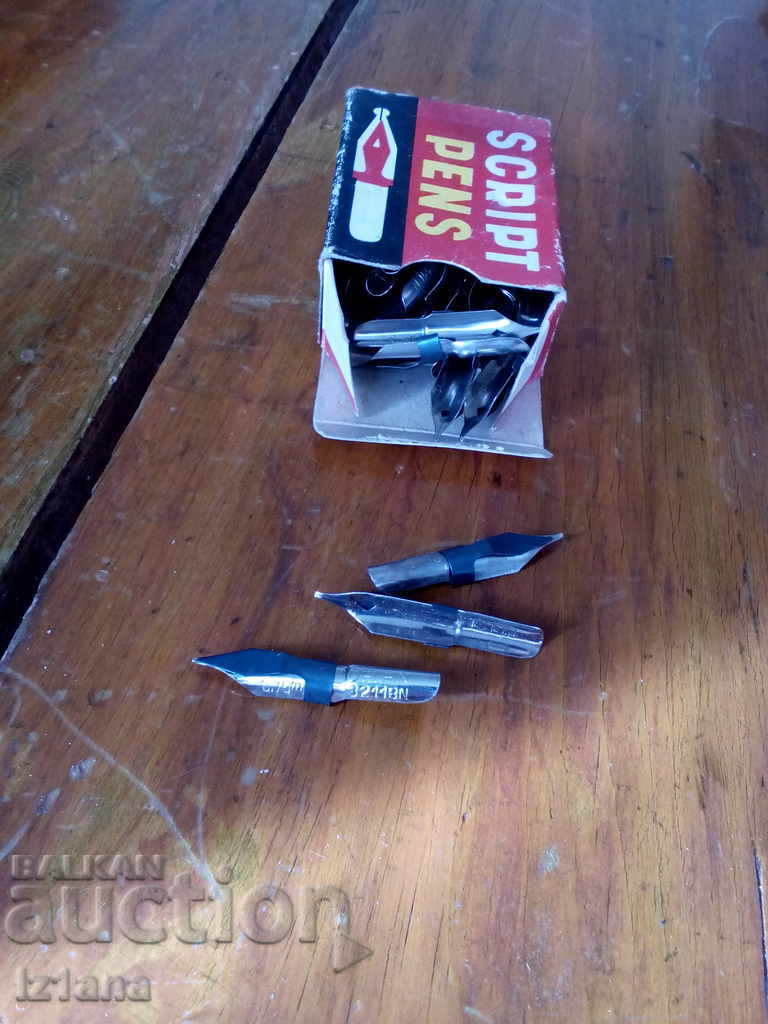 Delivery of An old pen, a pen for a Delfin pen