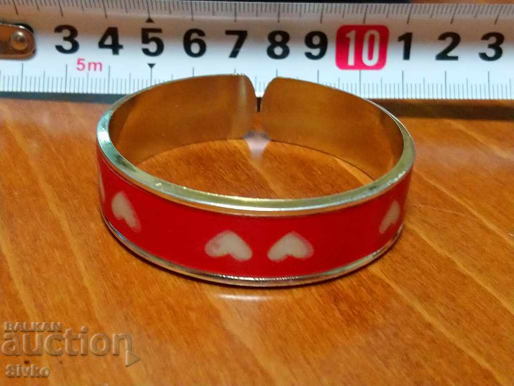 Brățară roșie stereo inimi 2 cu preț € 0.01 | 0.02 BGN
