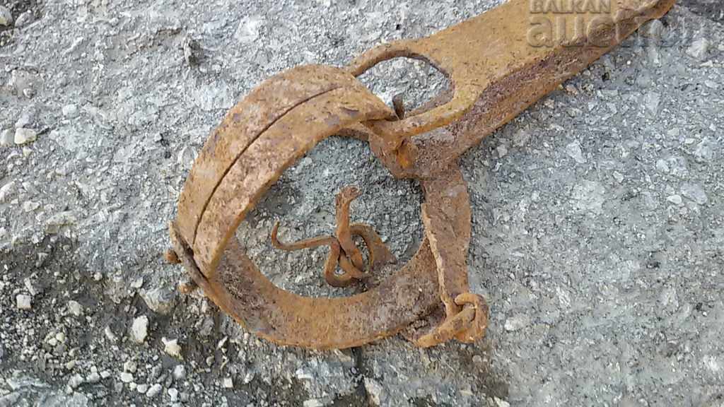 αντίκα πρωτόγονη μικρή πλαστή παγίδα για λευκό χρυσό ΕΡΓΑΣΙΑ με τιμή 31.00 BGN | € 15.85 αντίκα πρωτόγονη μικρή πλαστή παγίδα για λευκό χρυσό ΕΡΓΑΣΙΑ με τιμή 31.00 BGN | € 15.85