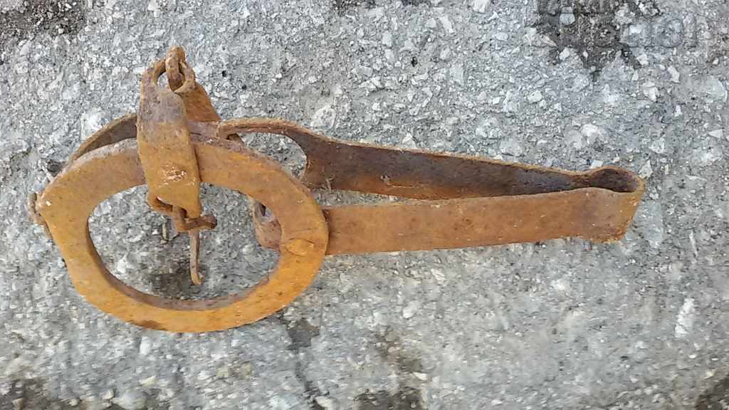 Δημοπρασία αντίκα πρωτόγονη μικρή πλαστή παγίδα για λευκό χρυσό ΕΡΓΑΣΙΑ Δημοπρασία αντίκα πρωτόγονη μικρή πλαστή παγίδα για λευκό χρυσό ΕΡΓΑΣΙΑ