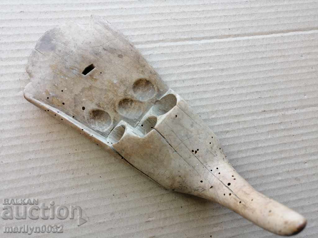 Delivery of Hand palm tree Delivery of Hand palm tree