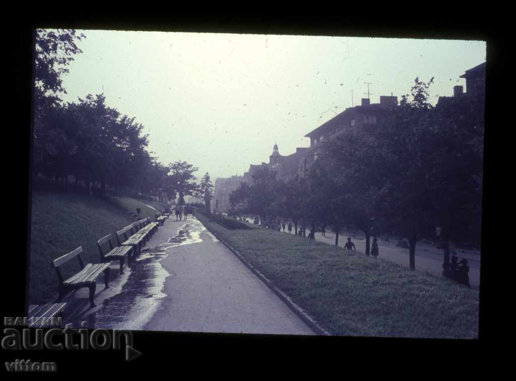 Shumen anii 60 alunecă nostalgie socialistă stradă viață urbană