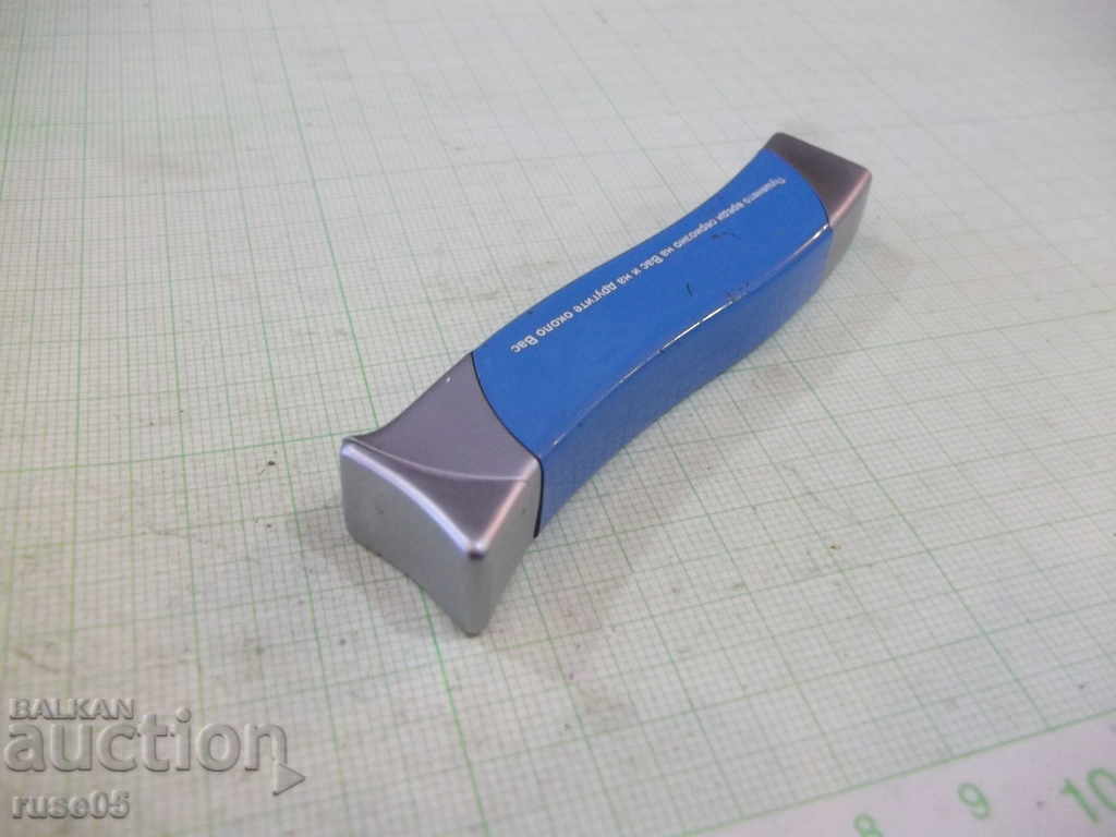 Delivery of Lighter "L * D" gas piezocrystalline with soft flame working Delivery of Lighter "L * D" gas piezocrystalline with soft flame working