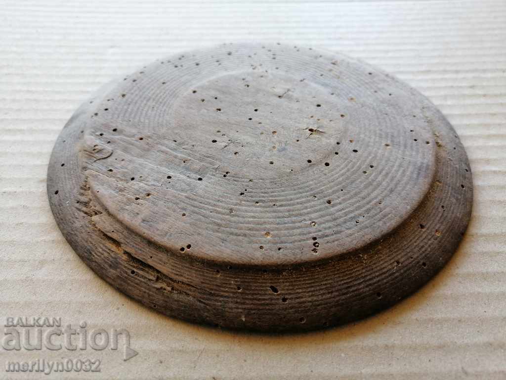 Auction A plate of wood plate a plate of wood Auction A plate of wood plate a plate of wood