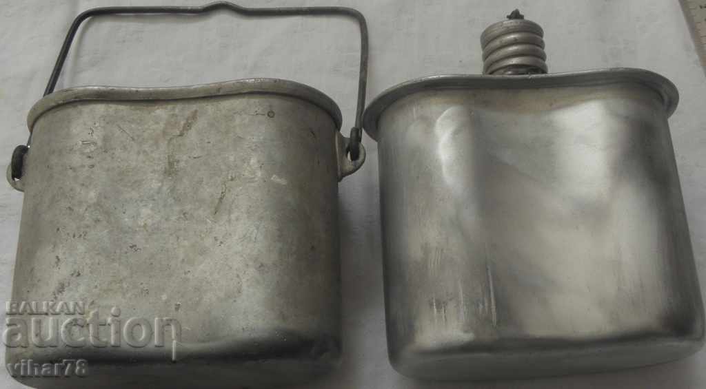 An old military canteen with a can with price 29.99 BGN | € 15.33 An old military canteen with a can with price 29.99 BGN | € 15.33