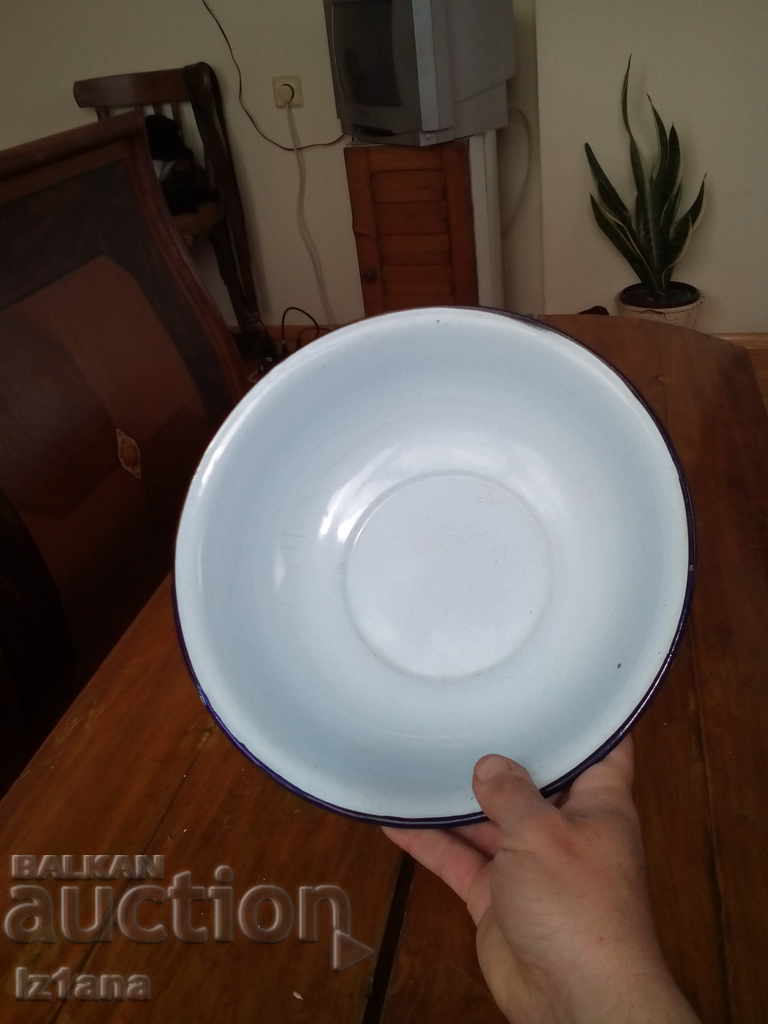 Old enamelled bowl, bowl with price 18.00 BGN | € 9.20 Old enamelled bowl, bowl with price 18.00 BGN | € 9.20