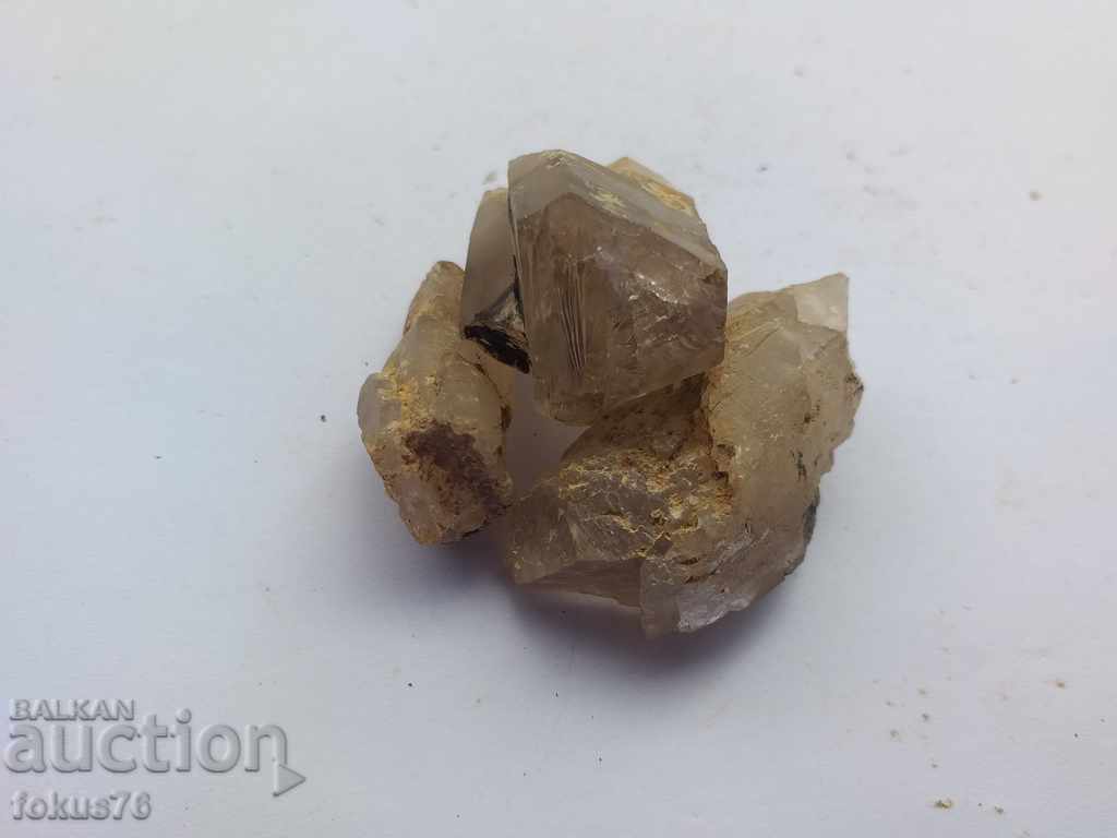 Delivery of LOT STONE MINERAL QUARTZ MOUNTAIN CRYSTAL 3 Delivery of LOT STONE MINERAL QUARTZ MOUNTAIN CRYSTAL 3