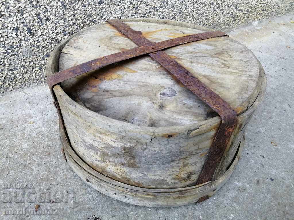 Delivery of Old grain grain cereal chic, buckle, wooden