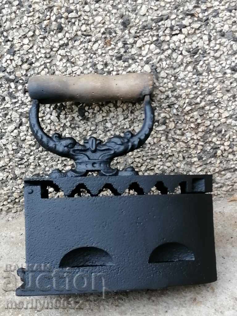 Δημοπρασία Παλιά σιδήρου στην πυρκαγιά Δημοπρασία Παλιά σιδήρου στην πυρκαγιά