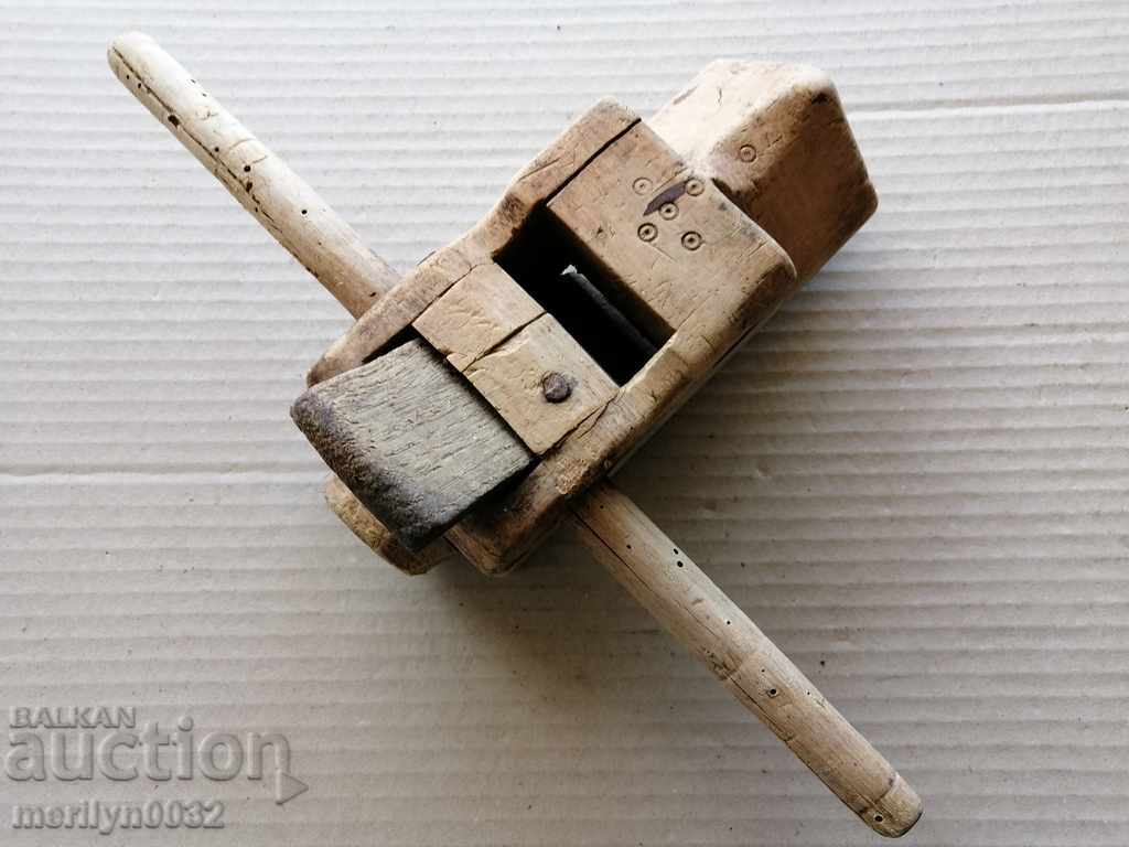 An old carving grater - 6 An old carving grater - 6