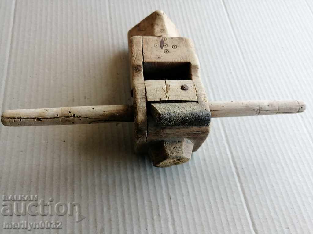 An old carving grater - 7 An old carving grater - 7