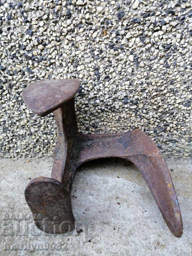 Δημοπρασία Παλιό σιδερένιο αμόνι τσαγκάρη, σφυρήλατο Δημοπρασία Παλιό σιδερένιο αμόνι τσαγκάρη, σφυρήλατο