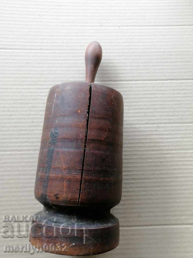 Παράδοση Παλιά ξύλινη μαρκίζα χτυπά καρβέλι, ξύλινη Παράδοση Παλιά ξύλινη μαρκίζα χτυπά καρβέλι, ξύλινη