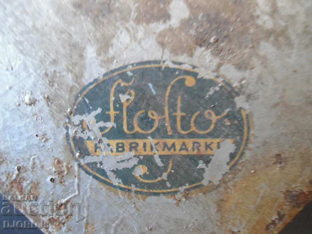 Old guillotine for photo shoots with price 9.00 BGN | € 4.60 Old guillotine for photo shoots with price 9.00 BGN | € 4.60