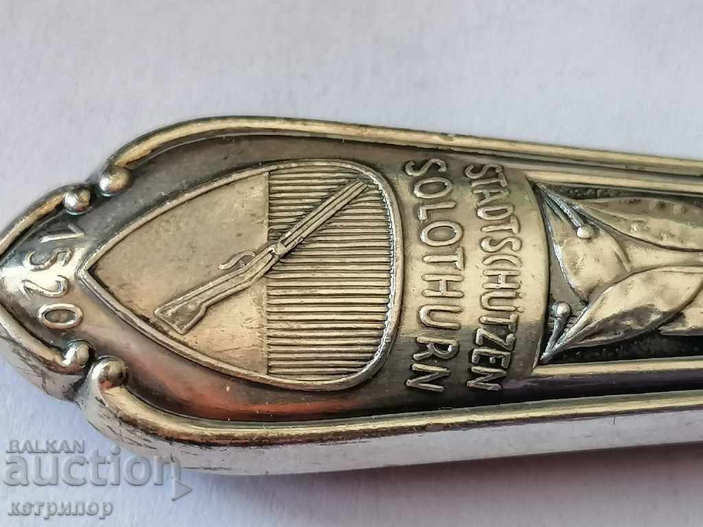 Auction 2 knives silver handles marked Auction 2 knives silver handles marked