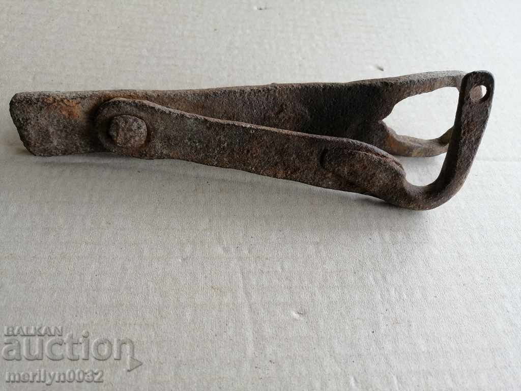 Old latch, wrought iron, lock, primitive with price 32.00 BGN | € 16.36