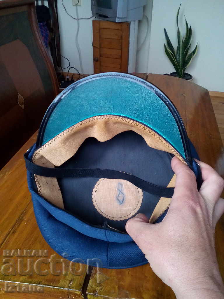 caschetă militară veche - 6 caschetă militară veche - 6