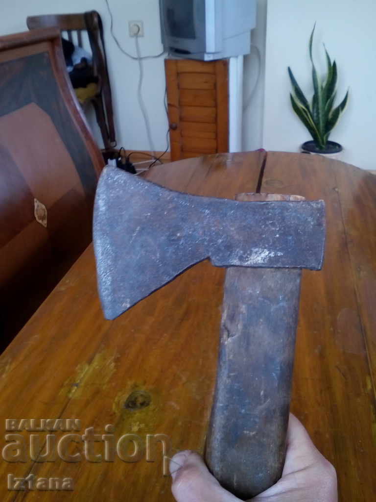 Old pole, top with price 40.00 BGN | € 20.45 Old pole, top with price 40.00 BGN | € 20.45