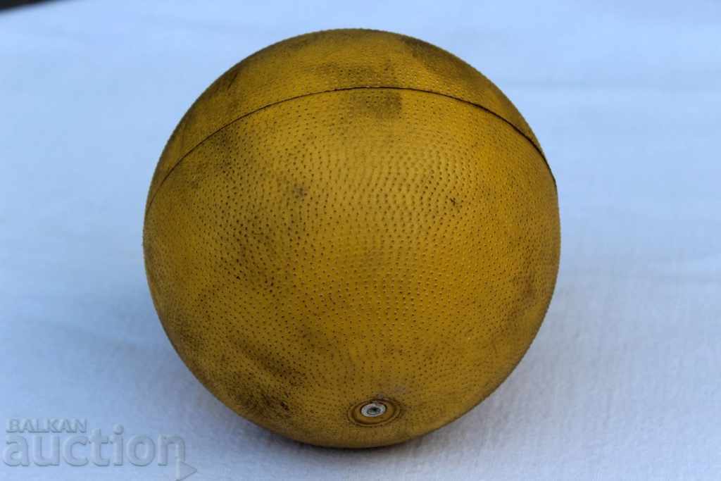 СОЦ ДЕТСКА МЕДИЦИНСКА СПОРТНА ТОПКА СОЦА КОМУНИЗМА НРБ с цена 5.00 лв. | € 2.56 СОЦ ДЕТСКА МЕДИЦИНСКА СПОРТНА ТОПКА СОЦА КОМУНИЗМА НРБ с цена 5.00 лв. | € 2.56