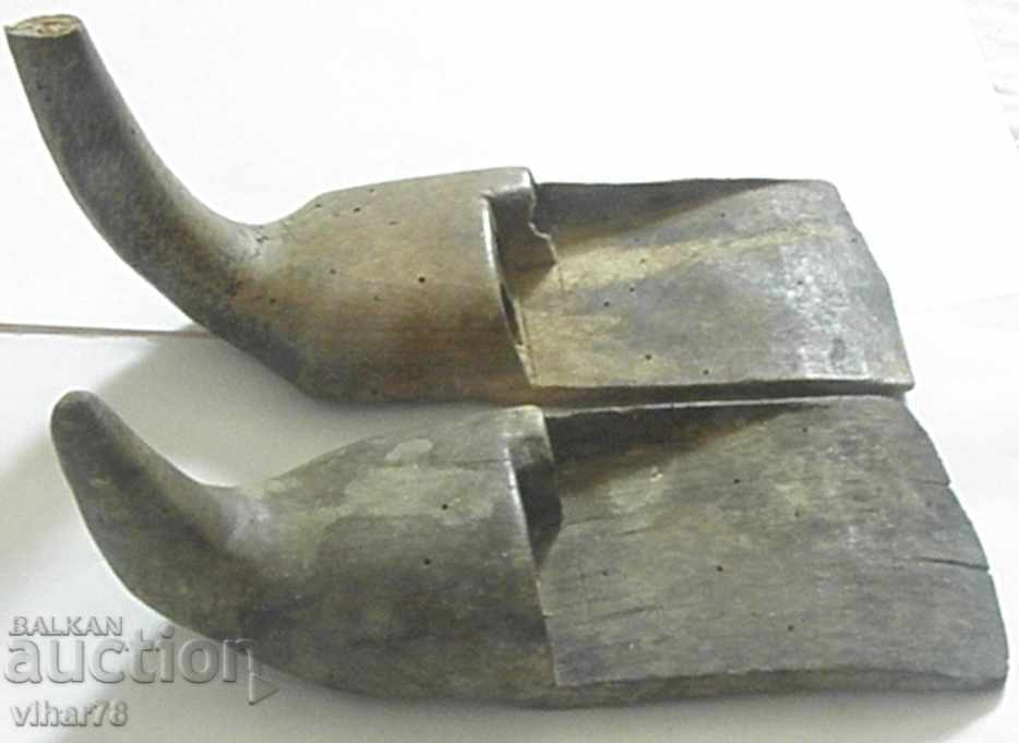 A LOT OF TWO OLD PALAMARKS with price 26.99 BGN | € 13.80